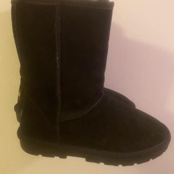 LAMO Sheepskin Boots - Picture 1 of 4
